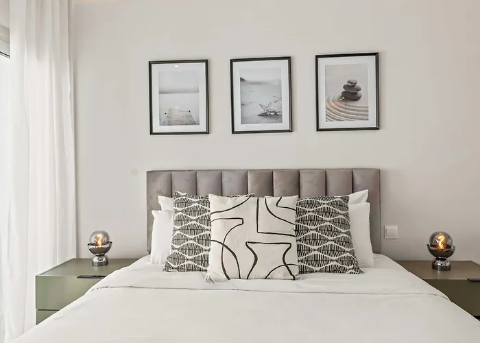 Apartament Phaedrus Living: Seaside Residences 02 *